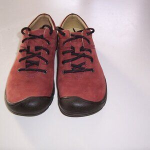 Keen Women's Red Sued Oxford Sie 8.5